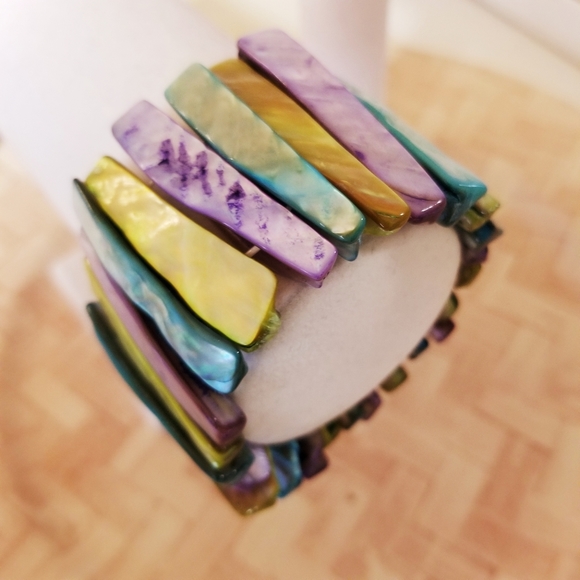 Abalone Shell Stretch Bracelet - Picture 4 of 12